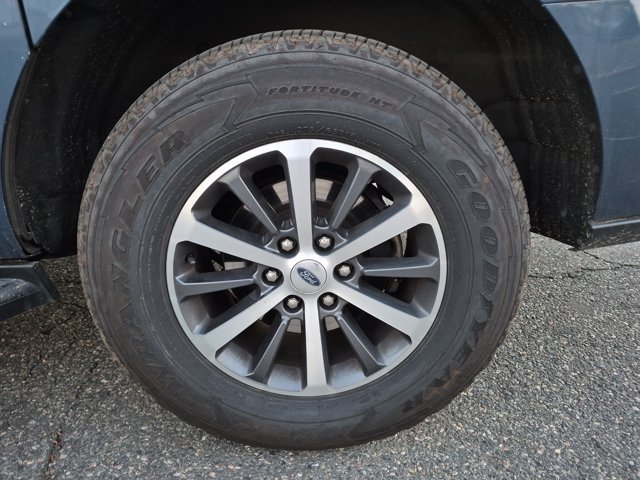 Used 2019 Ford Expedition Max XLT AWD/4WD image 16