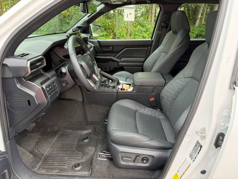 Used 2025 Toyota 4Runner TRD Off-Road Premium w/ Tow Technology Package AWD/4WD image 11