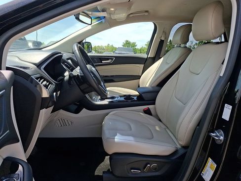 Used 2018 Ford Edge Titanium FWD image 15