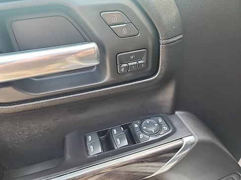 Used 2019 Chevrolet Silverado 1500 LTZ AWD/4WD image 10