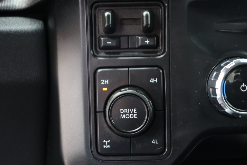 Used 2024 Ford F250 Platinum AWD/4WD image 34