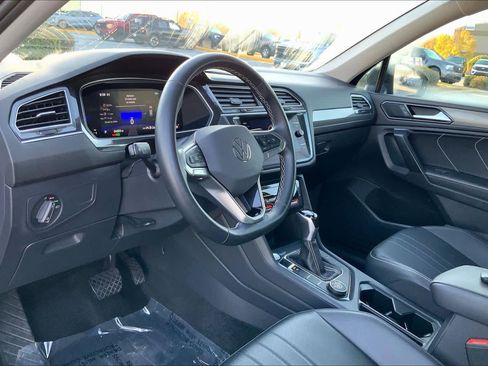 Used 2024 Volkswagen Tiguan SE image 15