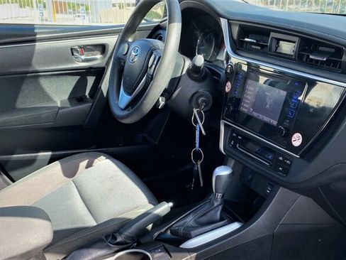Used 2017 Toyota Corolla LE FWD image 11
