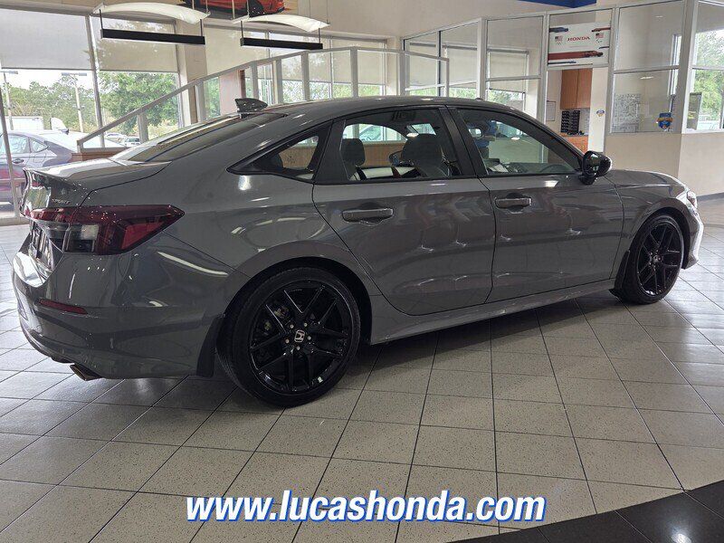 Used 2025 Honda Civic Sport image 4