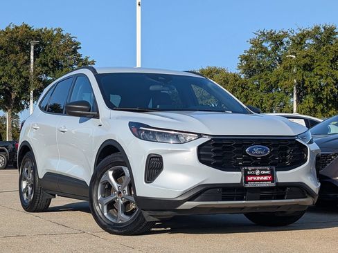 Used 2025 Ford Escape ST-Line FWD image 2