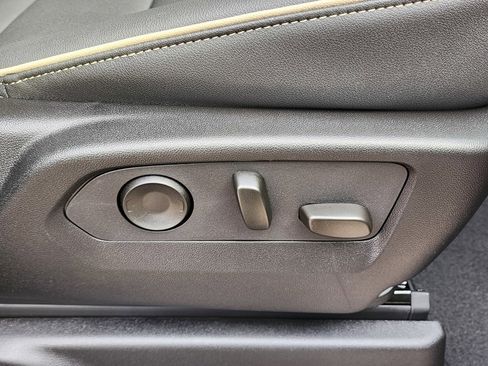 New 2025 GMC Yukon XL Elevation image 42