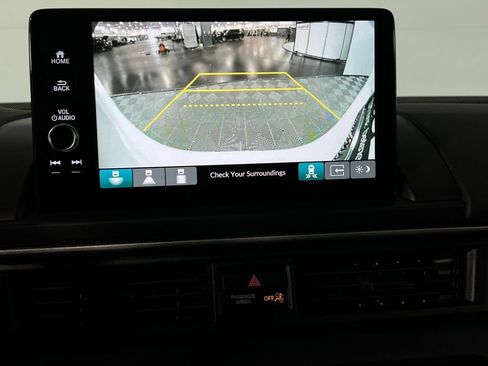 Used 2025 Honda Pilot Touring image 18