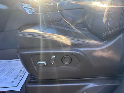 Used 2022 GMC Yukon Denali w/ Denali Premium Package image 19