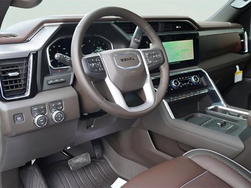 New 2026 GMC Sierra 2500 Denali w/ Denali Reserve Package image 12