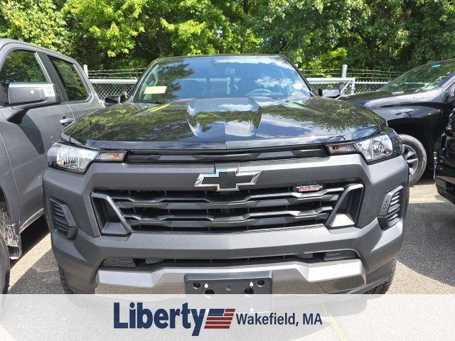 New 2026 Chevrolet Colorado Trail Boss w/ Midnight Edition AWD/4WD image 3