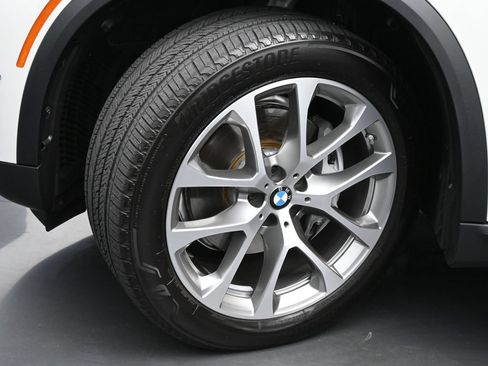 Used 2024 BMW X5 xDrive40i w/ Premium Package AWD/4WD image 23