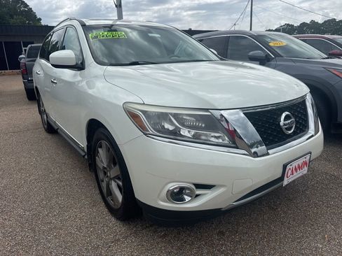 Used 2015 Nissan Pathfinder Platinum image 2