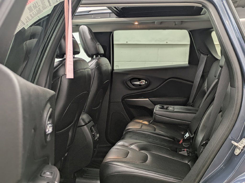 Used 2021 Jeep Cherokee Limited AWD/4WD image 14