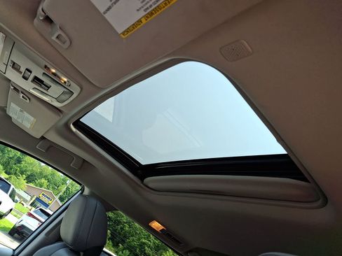 Certified 2021 Toyota Sienna XLE FWD image 18