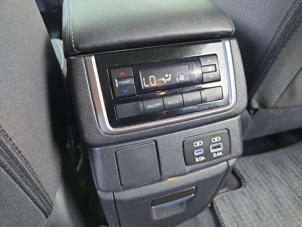 Used 2025 Subaru Ascent Premium AWD/4WD image 27