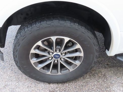 Used 2019 Ford F150 XLT w/ Equipment Group 302A Luxury image 15