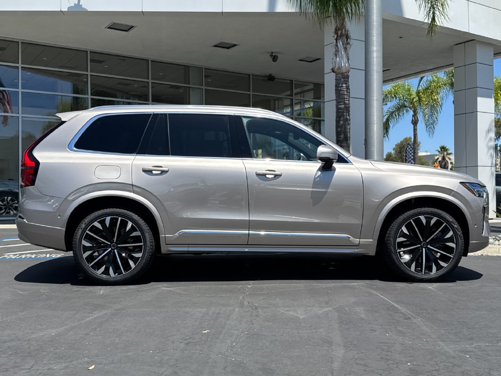 New 2026 Volvo XC90 T8 Plus w/ Protection Package Premier AWD/4WD image 6