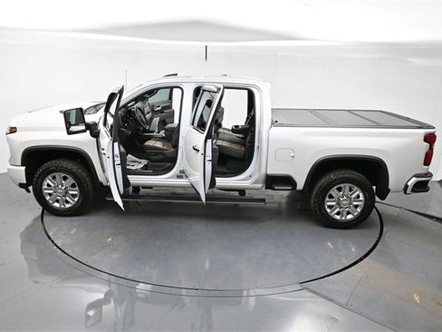 Used 2024 Chevrolet Silverado 2500 High Country w/ High Country Premium Package image 42