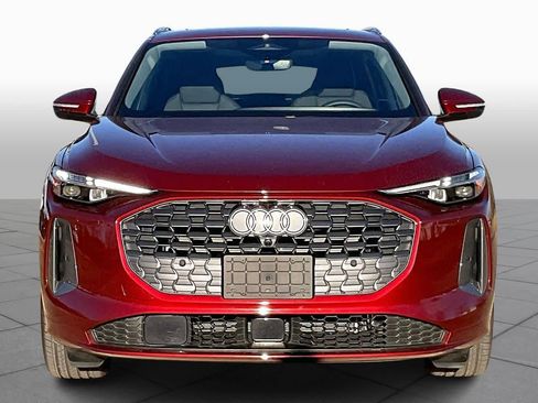 Certified 2025 Audi Q5 Prestige image 3