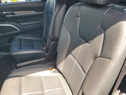 Used 2022 Kia Telluride EX w/ EX Premium Package FWD image 15