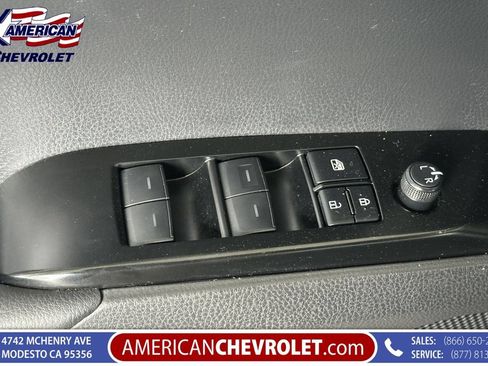 Used 2025 Toyota Camry SE FWD image 12