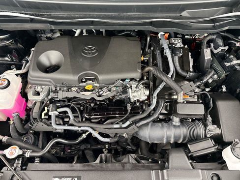 Certified 2024 Toyota Sienna XLE FWD image 43