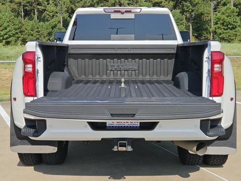 Used 2022 Chevrolet Silverado 3500 High Country w/ Safety Package II AWD/4WD image 9