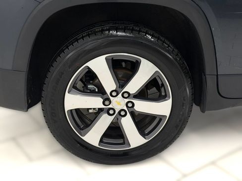 Used 2018 Chevrolet Traverse LT FWD image 11