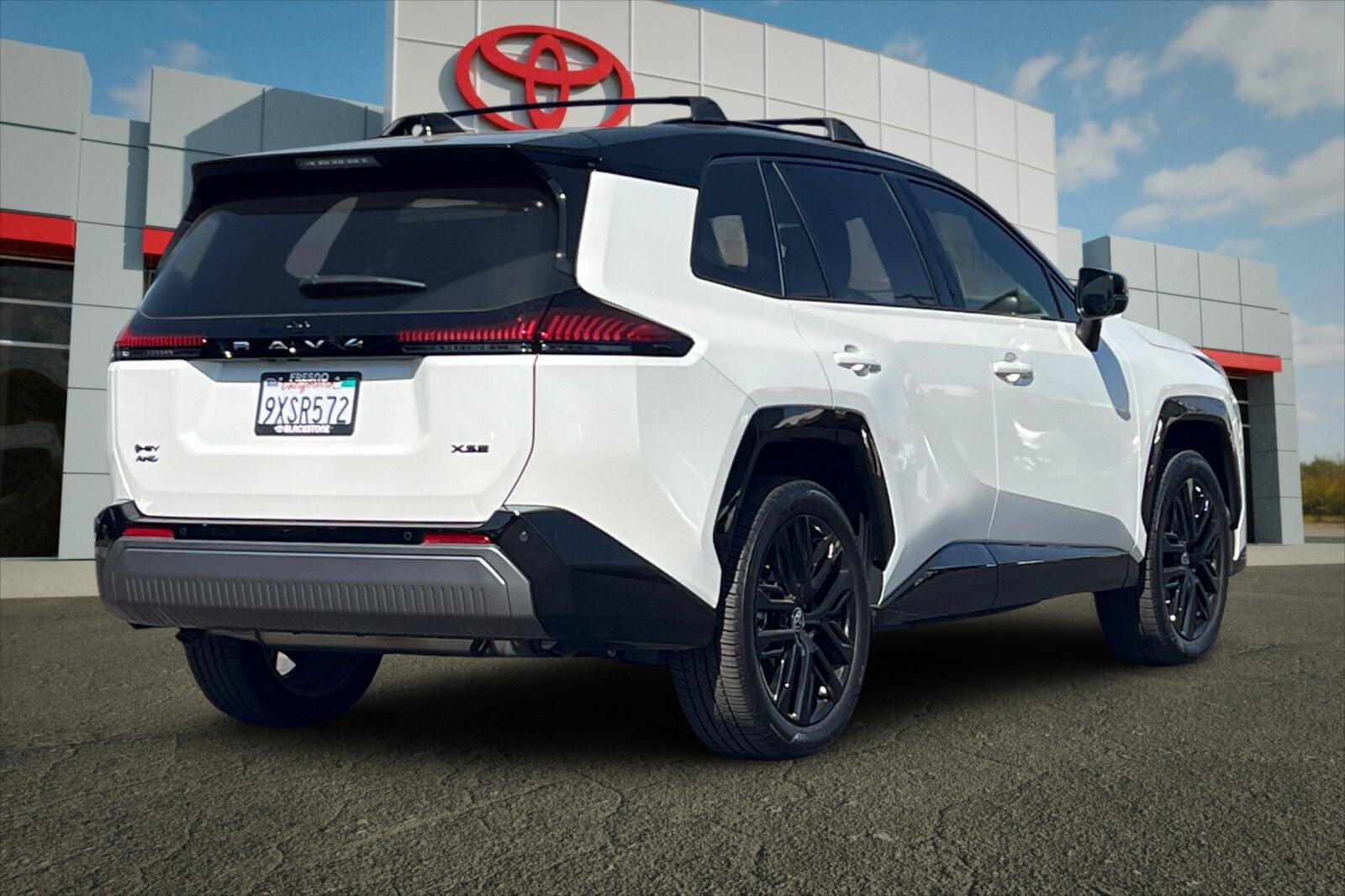 Used 2026 Toyota RAV4 XSE w/ Panoramic Sun Roof Package AWD/4WD image 3