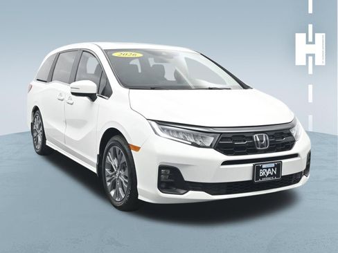 Used 2026 Honda Odyssey Touring image 3