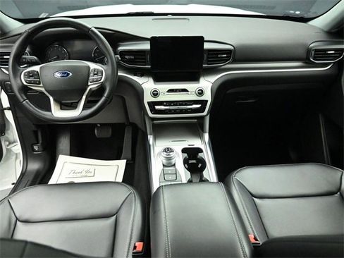 Certified 2021 Ford Explorer XLT w/ Equipment Group 202A image 23