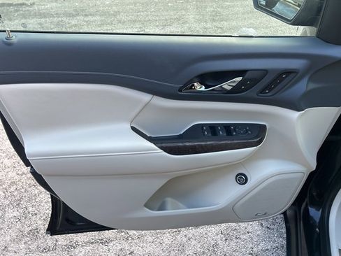 Used 2023 GMC Acadia Denali w/ Denali Ultimate Package image 26