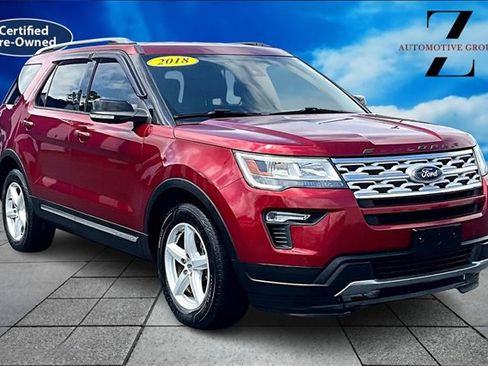 Used 2018 Ford Explorer XLT w/ Equipment Group 202A image 11