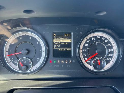 Used 2017 RAM 1500 Classic SLT AWD/4WD image 25