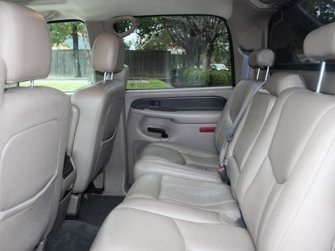 Used 2004 Chevrolet Avalanche Z71 w/ Sun And Sound Package image 12