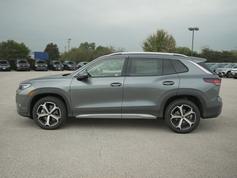 New 2025 Volkswagen Tiguan SE image 10