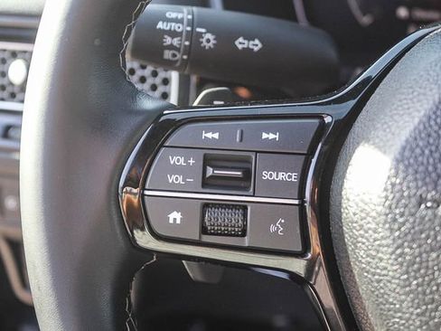 Used 2025 Honda Civic Sport image 32