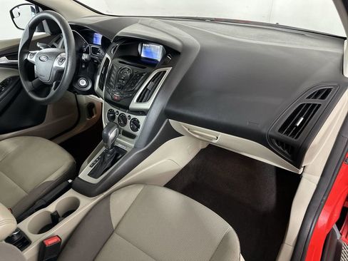 Used 2014 Ford Focus SE FWD image 25