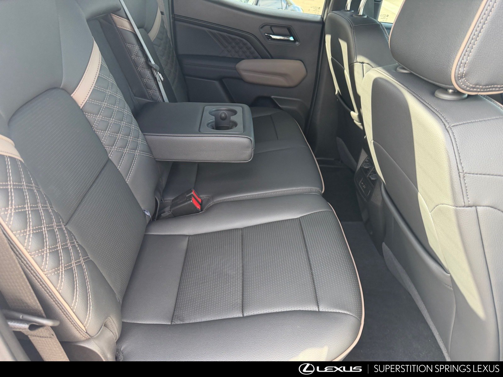 Used 2025 GMC Canyon Denali AWD/4WD image 18