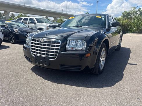 Used 2007 Chrysler 300 RWD image 7