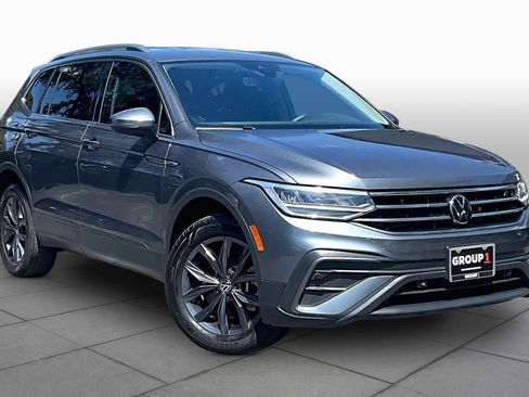 Used 2024 Volkswagen Tiguan SE FWD image 3