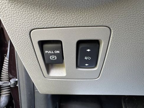 Used 2018 Ford F150 XLT w/ Equipment Group 302A Luxury AWD/4WD image 16