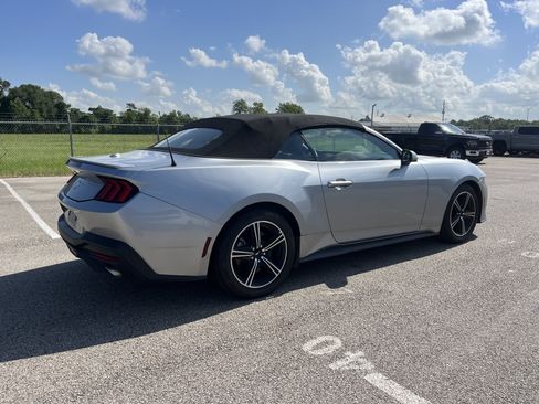 Used 2025 Ford Mustang Premium RWD image 2