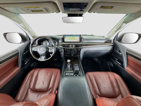 Used 2018 Lexus LX 570 4WD w/ Luxury Package image 16
