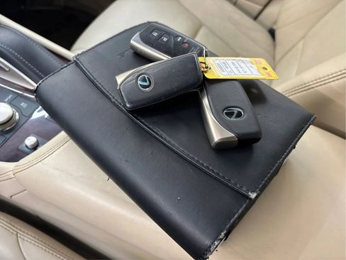 Used 2017 Lexus LS 460 F Sport image 40