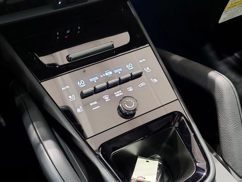 New 2026 Porsche Cayenne Coupe image 24