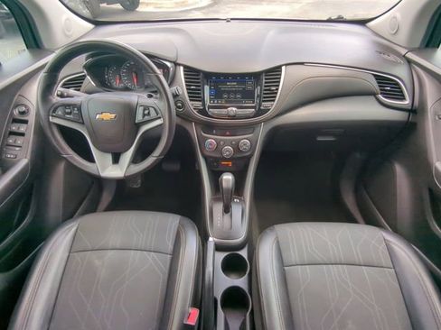 Used 2019 Chevrolet Trax LT w/ LT Convenience Package FWD image 16