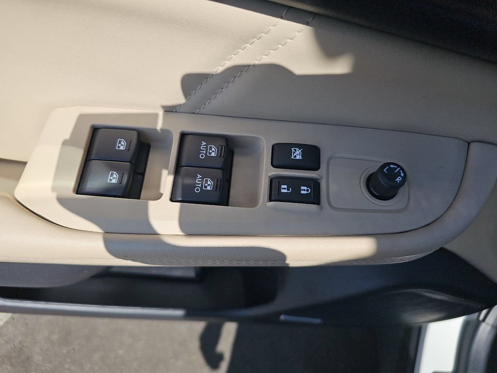 Used 2019 Subaru Outback 3.6R Limited AWD/4WD image 28