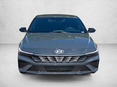 Used 2025 Hyundai Elantra Sport FWD image 6