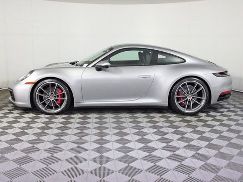 Used 2024 Porsche 911 Carrera S image 2